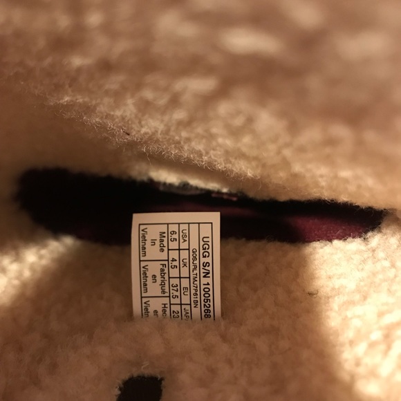 UGG Australia Women’s Thomsen Boot
Size US 6.5, 10 - Picture 7 of 16